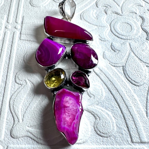Sold🛍️Gemstones Handmade Pendant Agate Dyed Multicolor Pink fuchsia, Barbie - Picture 2 of 12